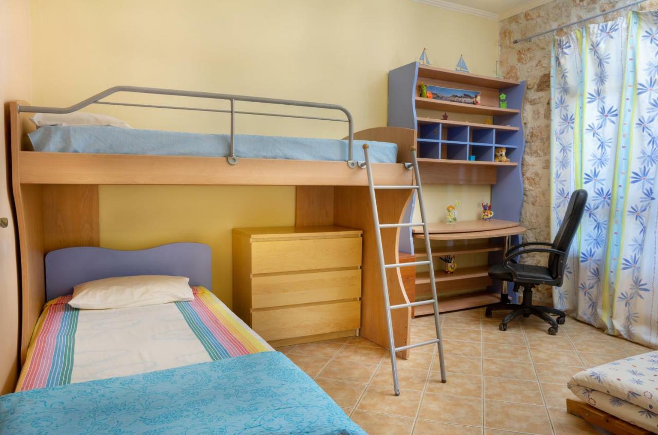 Nireas : Stone Villa Orthoniaí Εξωτερικό φωτογραφία