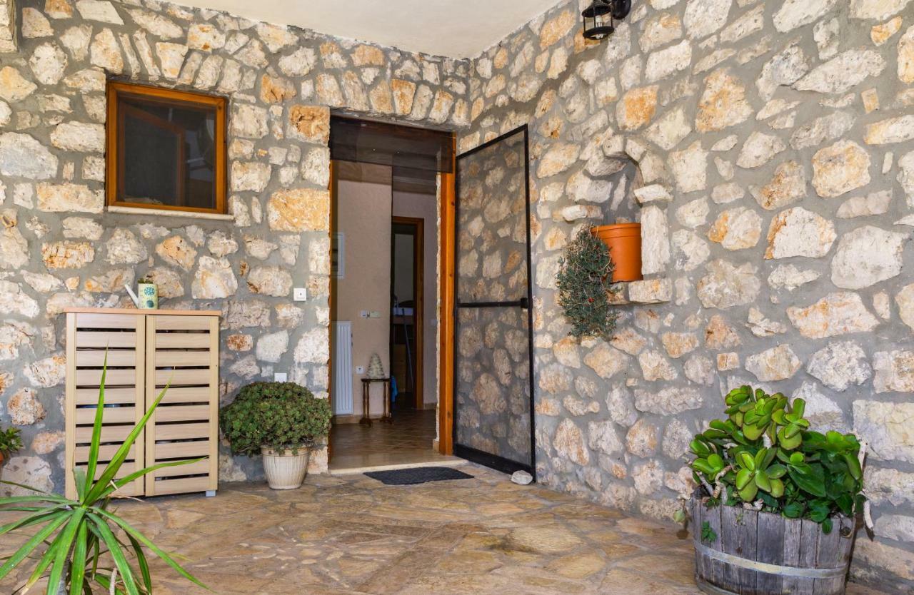 Nireas : Stone Villa Orthoniaí Εξωτερικό φωτογραφία