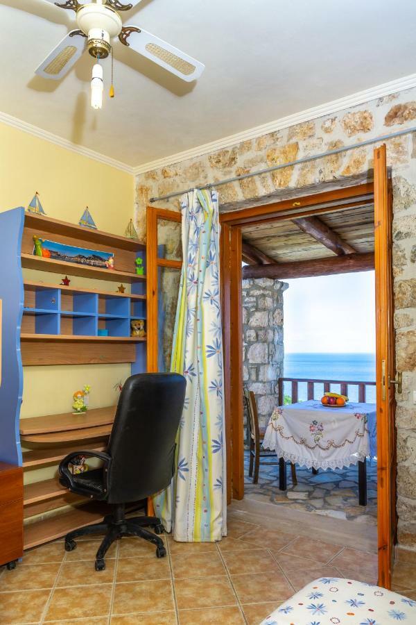 Nireas : Stone Villa Orthoniaí Εξωτερικό φωτογραφία